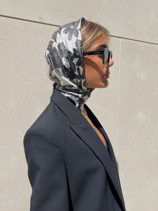 SCARVES